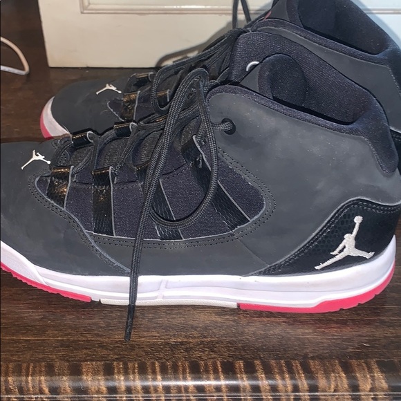 Jordan 18’s pink and black - Picture 3 of 5